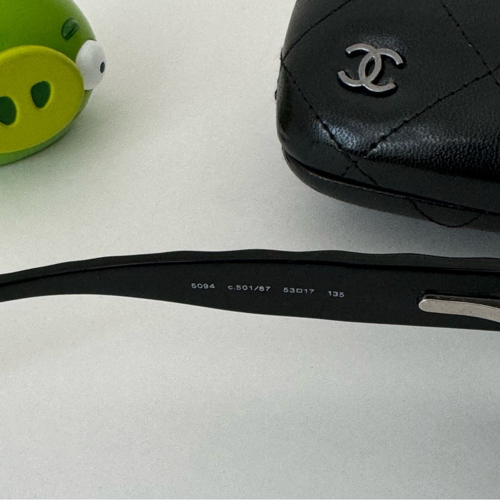 VINTAGE CHANEL SUNGLASSES - Picture 4 of 6